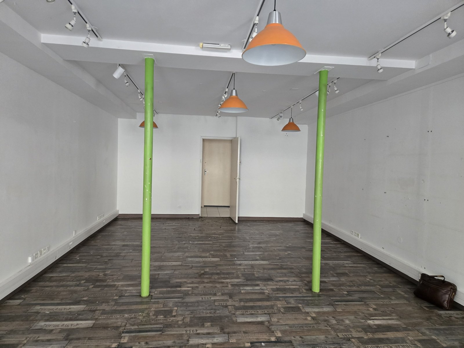 Local commercial 68,83 m² avec vitrine, quartier des Halles