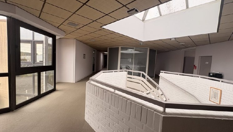 Immeuble de bureaux indépendant de 2 113 m² – Joué-lès-Tours,…