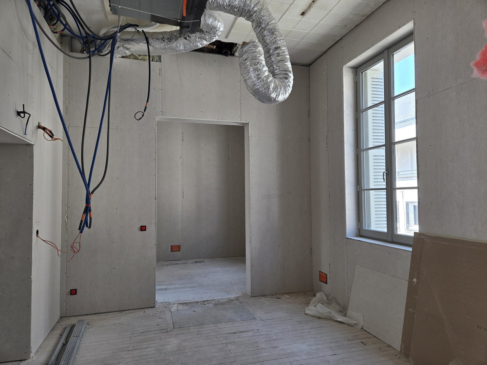 Bureau Tours – photo 2