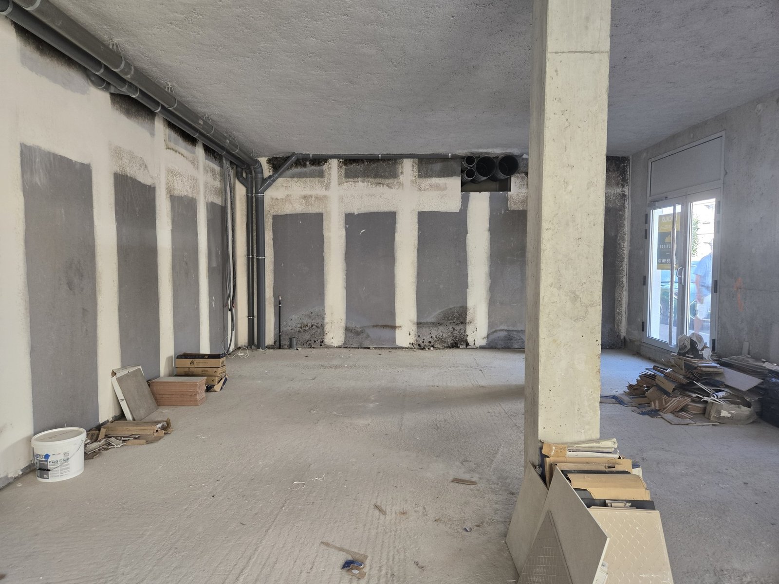 A vendre - local commercial neuf Tours Nord