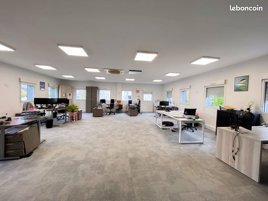 A vendre - immeuble de bureaux de 400 m2 à Saint-Cyr