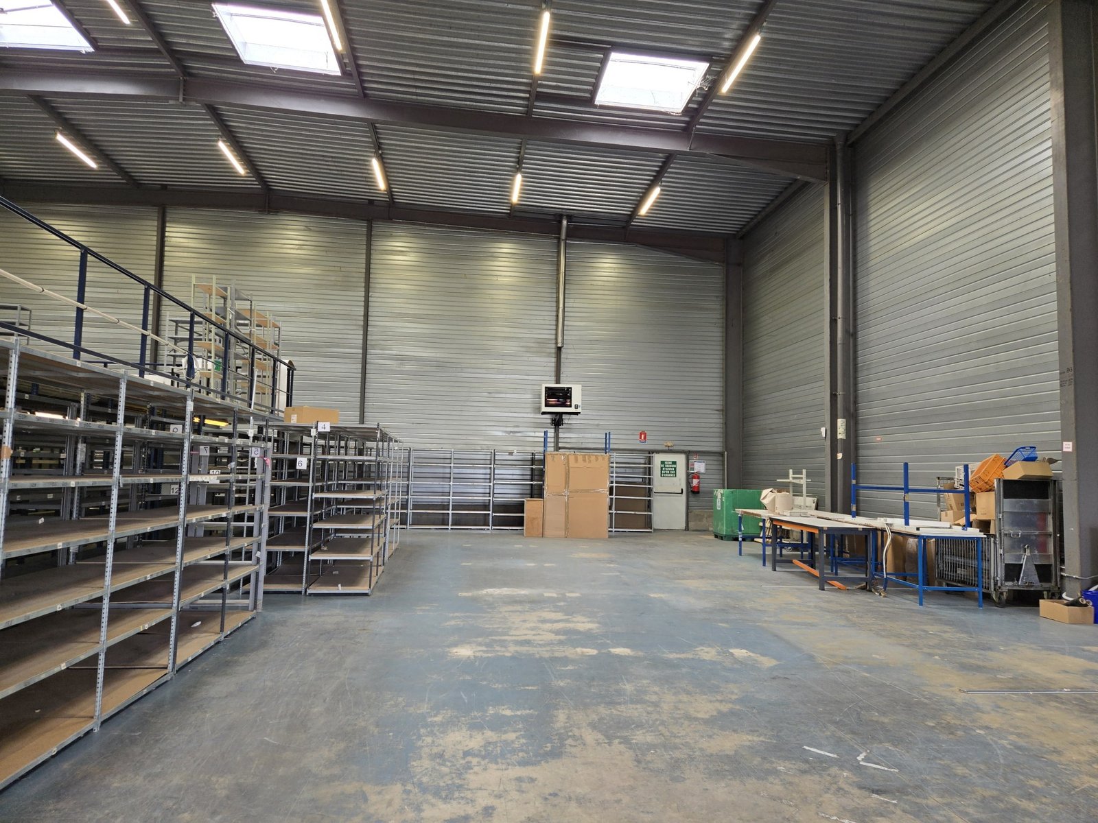 A vendre - bâtiment d'activités de 754,82 m2